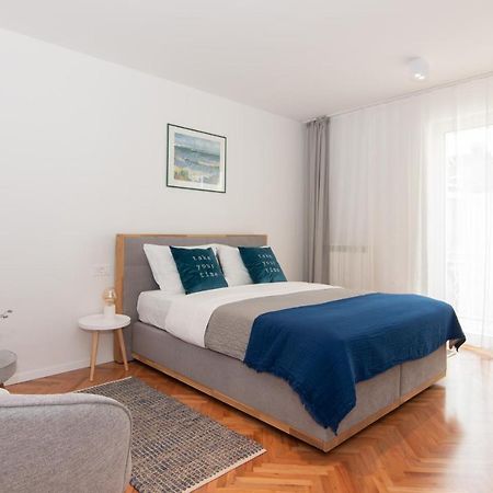 The Rose Garden Apartments Portoroz Bagian luar foto