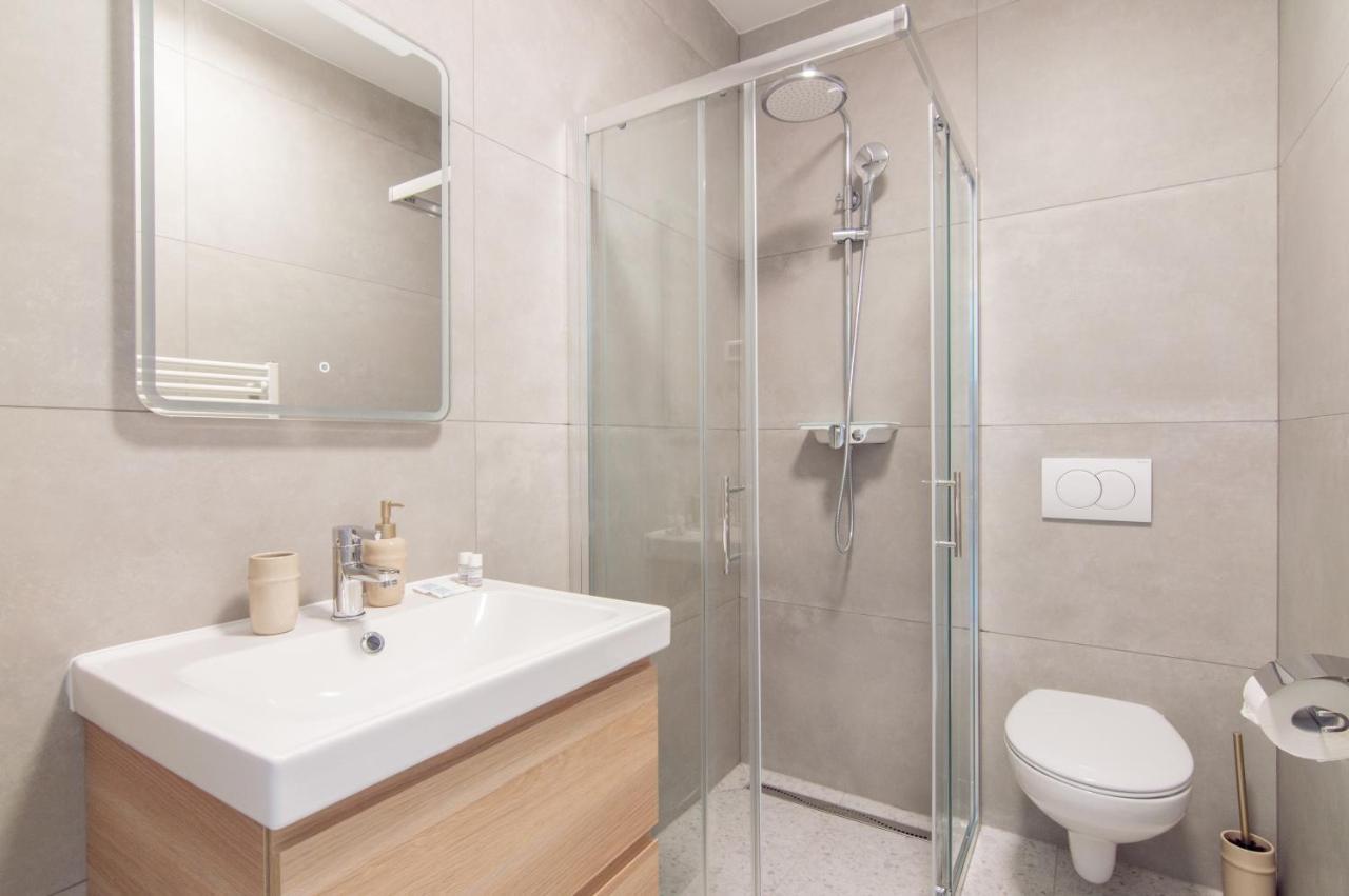 The Rose Garden Apartments Portoroz Bagian luar foto