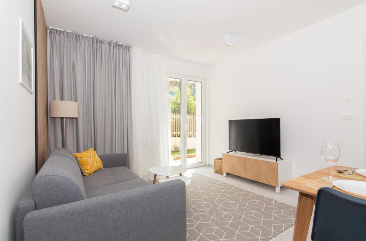 The Rose Garden Apartments Portoroz Bagian luar foto