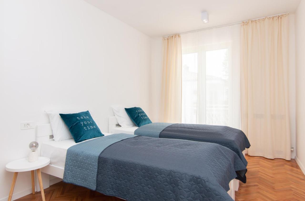 The Rose Garden Apartments Portoroz Bagian luar foto